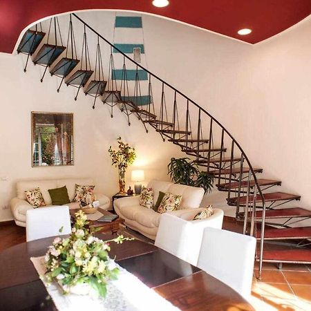Elegante Villa Lu Centro Citta Con Parcheggio Cagliari Kültér fotó