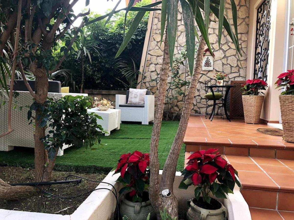 Elegante Villa Lu Centro Citta Con Parcheggio Cagliari Kültér fotó