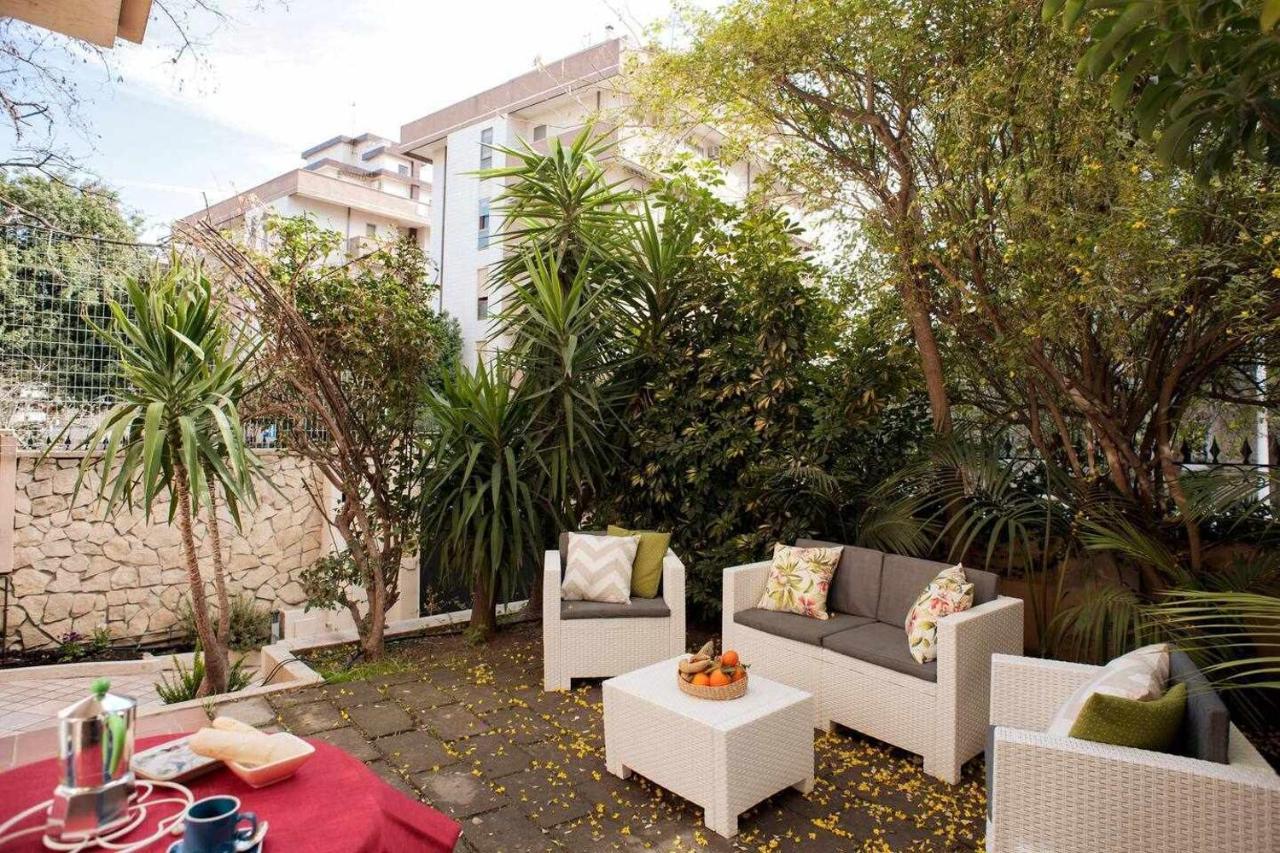 Elegante Villa Lu Centro Citta Con Parcheggio Cagliari Kültér fotó